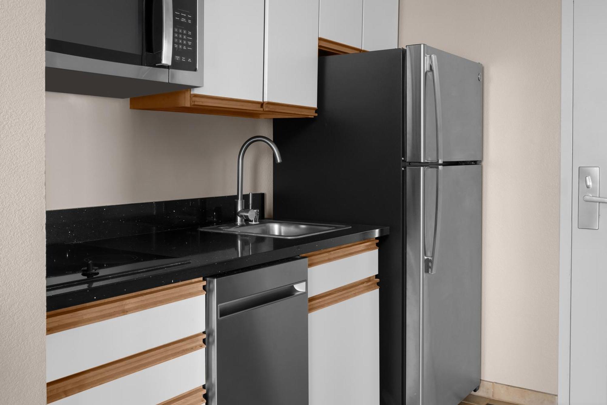 Larkspur Landing Extended 3* Bellevue